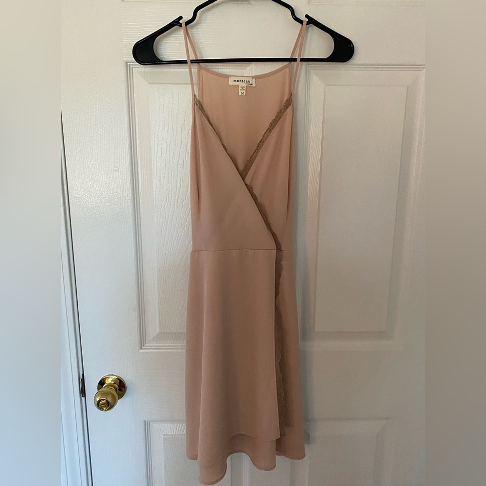 Timeless light pink dress.